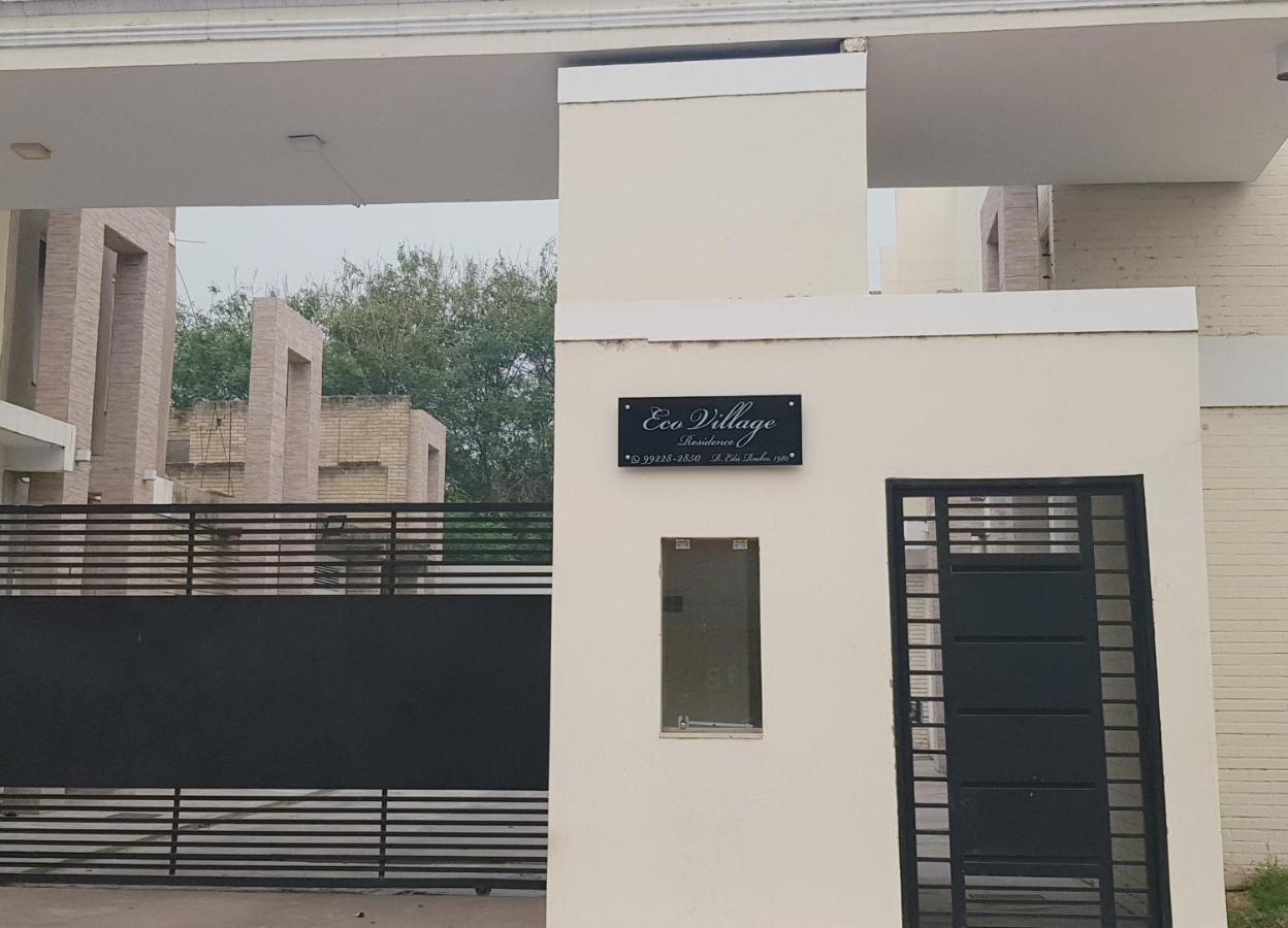 Sobrado 6 Amplo E Confortavel Em Condominio Corumbá Eksteriør bilde