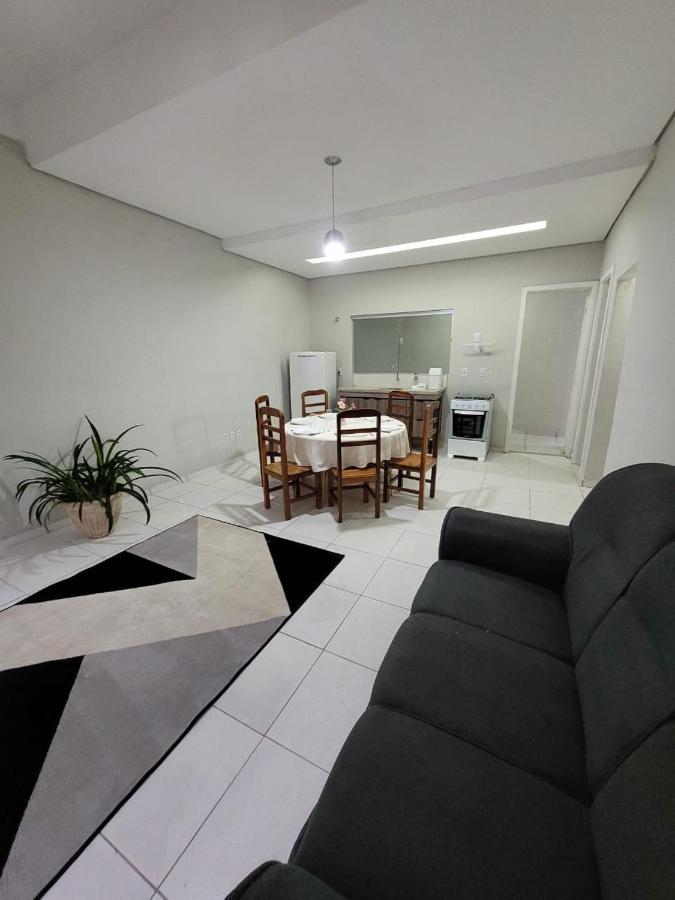 Sobrado 6 Amplo E Confortavel Em Condominio Corumbá Eksteriør bilde
